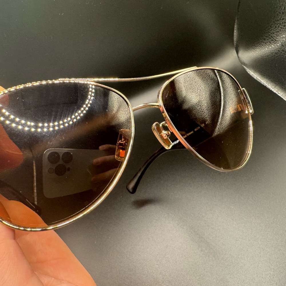 Authentic Coach Aviator Sunglasses
HC 7049 (L944 Olivia) - Picture 6 of 6